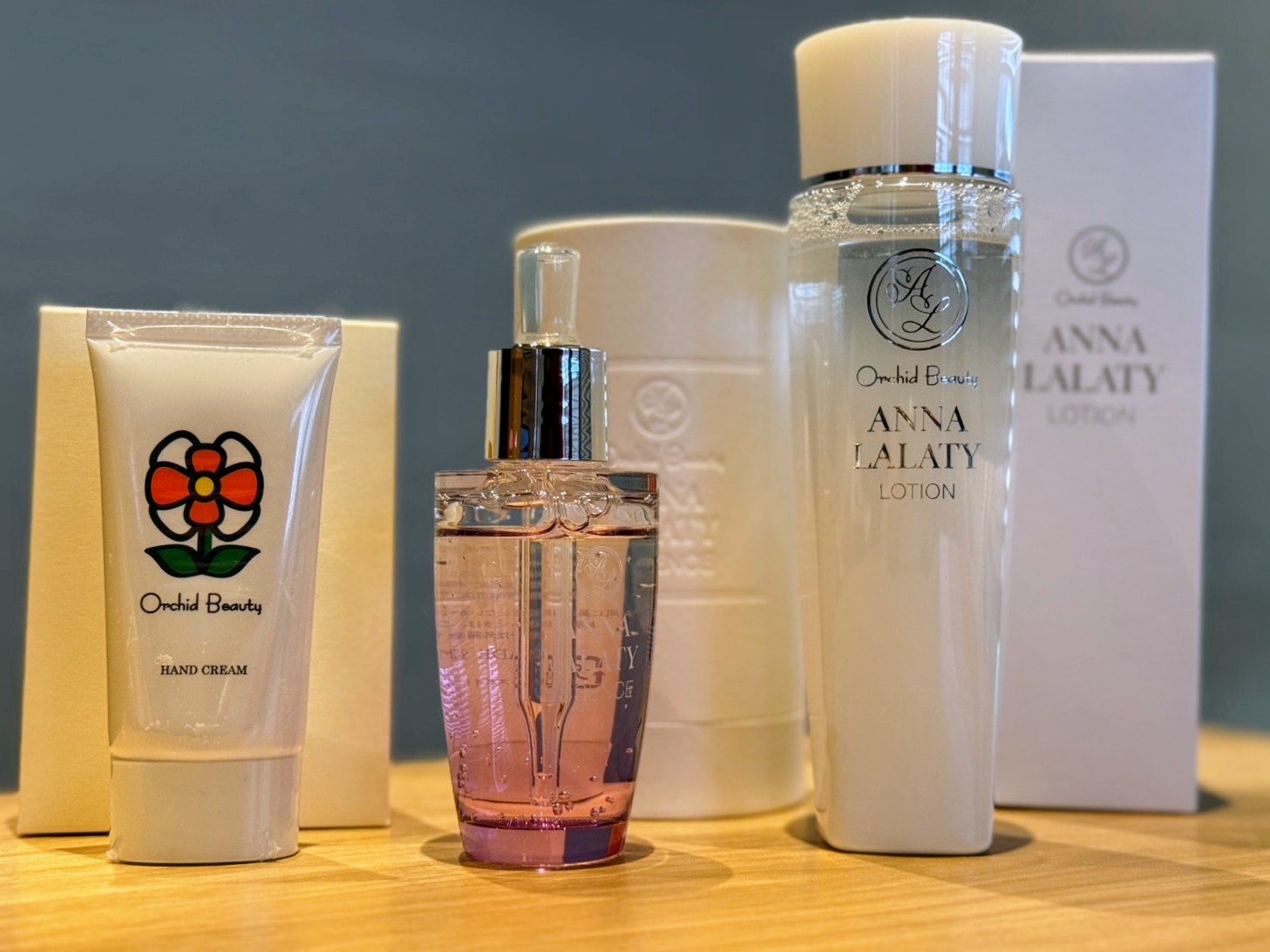 《胡蝶蘭の恵みで肌に贅沢な潤いを》 ～オーキッドエキス配合の化粧品のご紹介～  